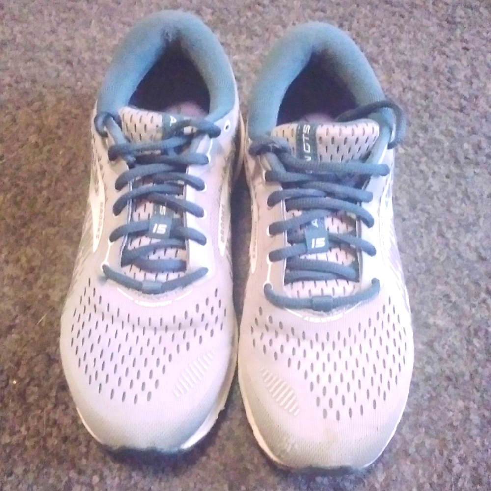 Brooks Addiction Women's Shoes Size 9 D  Gray / White
